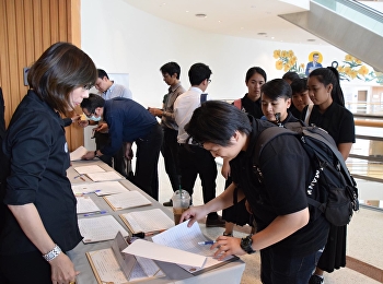 นักศึกษาเข้าร่วมฟังการสัมมนาแนะนำความรู้ด้านการออกแบบตามระบบควบคุมเพลิงไหม้