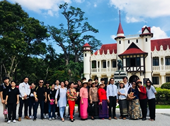 รองคณบดีฝ่ายกิจการนักศึกษา
นำนักศึกษาเข้าร่วมฟังการสัมมนา