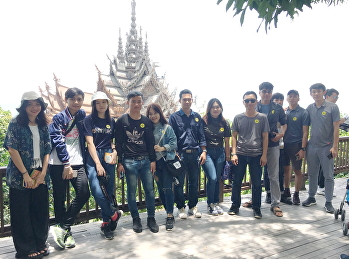 คณาจารย์และนักศึกษา คณะสถาปัตยกรรมศาสตร์
มหาวิทยาลัยสุภานุวงศ์
สาธารณรัฐประชาธิปไตยประชาชนลาวเข้าศึกษาสถาปัตยกรรมไทย