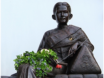 158 ปี
วันคล้ายวันพระราชสมภพสมเด็จพระนางเจ้าสุนันทากุมารีรัตน์
พระบรมราชเทวี