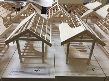 นศ. ชั้นปีที่ 1
ฝึกปฏิบัติทำโมเดลงานโครงสร้างครั้งแรก
การเรียนการสอนรายวิชาการเขียนแบบเบื้องต้น