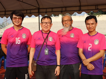 ผู้บริหารวิทยาลัยฯ
เข้าร่วมการแข่งขันฟุตบอลนัดกระชับมิตรระหว่างคณะผู้บริหาร
มรภ.สวนสุนันทา+สื่อมวลชน