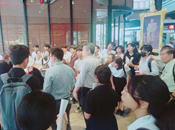 นักศึกษาชั้นปีที่ 2
ศึกษาดูงานศูนย์การค้าคอมมูนิตี้มอลล์
Market Place Dusit