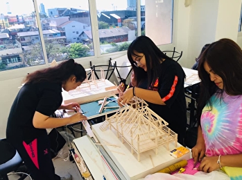 อาจารย์ผู้สอนจัดกิจกรรมเสริมความรู้งานโครงสร้างไม้อาคารขนาดเล็ก
ให้กับนักศึกษาชั้นปีที่ 1
สาขาวิชาสถาปัตยกรรม