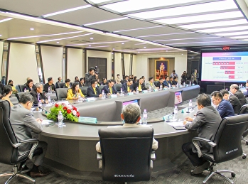 ผู้บริหารวิทยาลัยสถาปัตยกรรมศาสตร์
ร่วมต้อนรับรัฐมนตรีว่าการกระทรวงการอุดมศึกษา
วิทยาศาสตร์ วิจัย และนวัตกรรม และคณะ