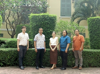 บุคลากรวิทยาลัยสถาปัตยกรรมศาสตร์ร่วมแต่งกายชุดไทย