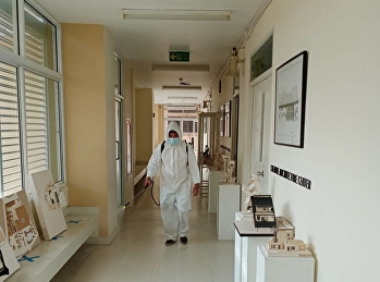 ฝ่ายอาคารและสถานที่ กองกลาง
สำนักงานอธิการบดี
ดำเนินการฉีดพ่นยาฆ่าเชื้อโควิด-19