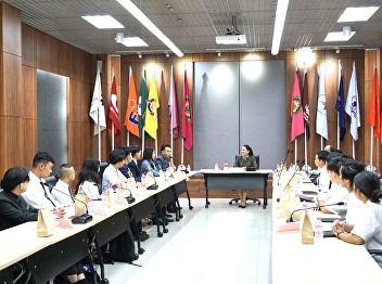 Student leaders meeting with the
president For semester 2/2023