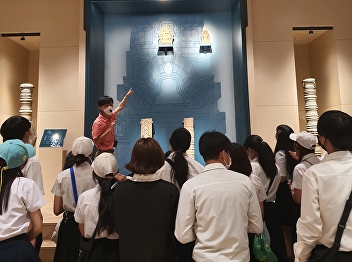 Field trip activities at the National
Museum, Bangkok