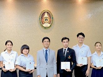 College of Architecture student Received
a certificate from the President of the
Suan Sunandha Rajabhat University
Council.