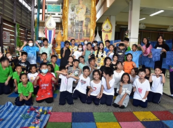 Community academic services at Wat
Sawatwareesimaram. “Creating handmade
notebooks from recycled materials”